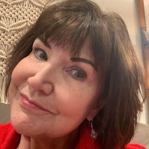 Meet your Posher, Paula